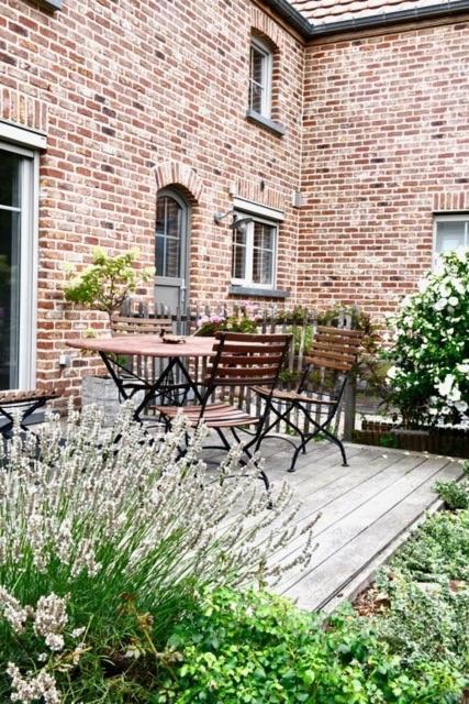 Qui Dort D'Isnes Bed & Breakfast Eksteriør bilde